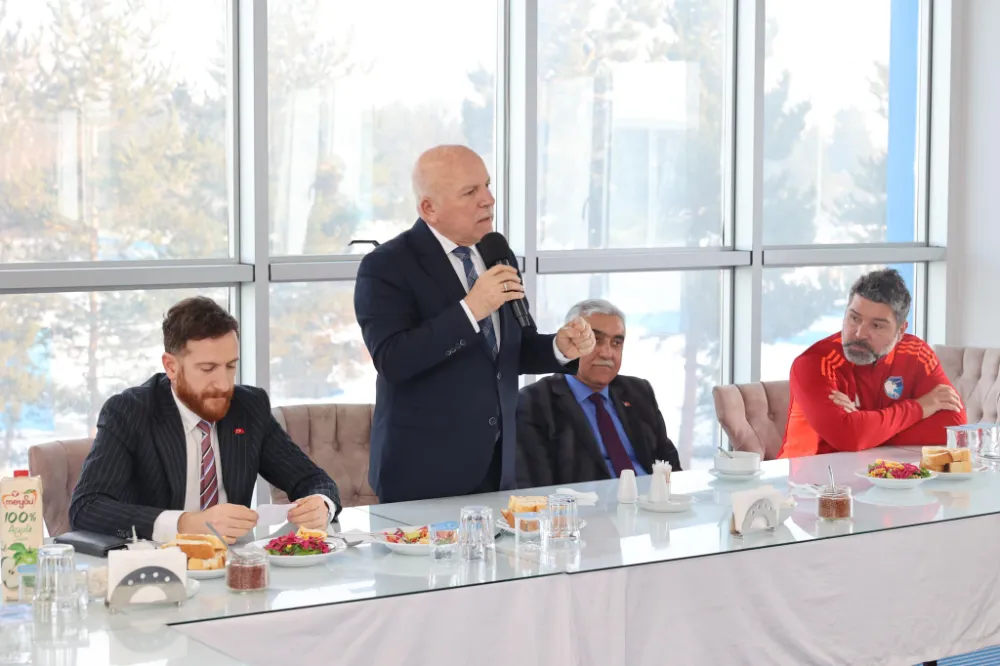 Erzurum Büyükşehir Belediye Başkanı Sekmen’den Erzurumspora Destek Ziyareti 