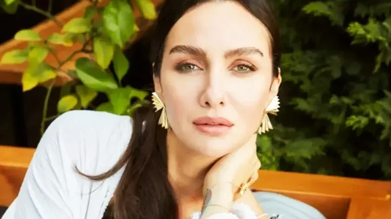 Birce Akalay Saçlarını Kısacık Kestirerek İmaj Değiştirdi