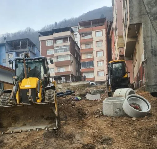 Borçka’da Gündoğdu Mahallesi’nde İmar Yolu Çalışmaları Devam Ediyor