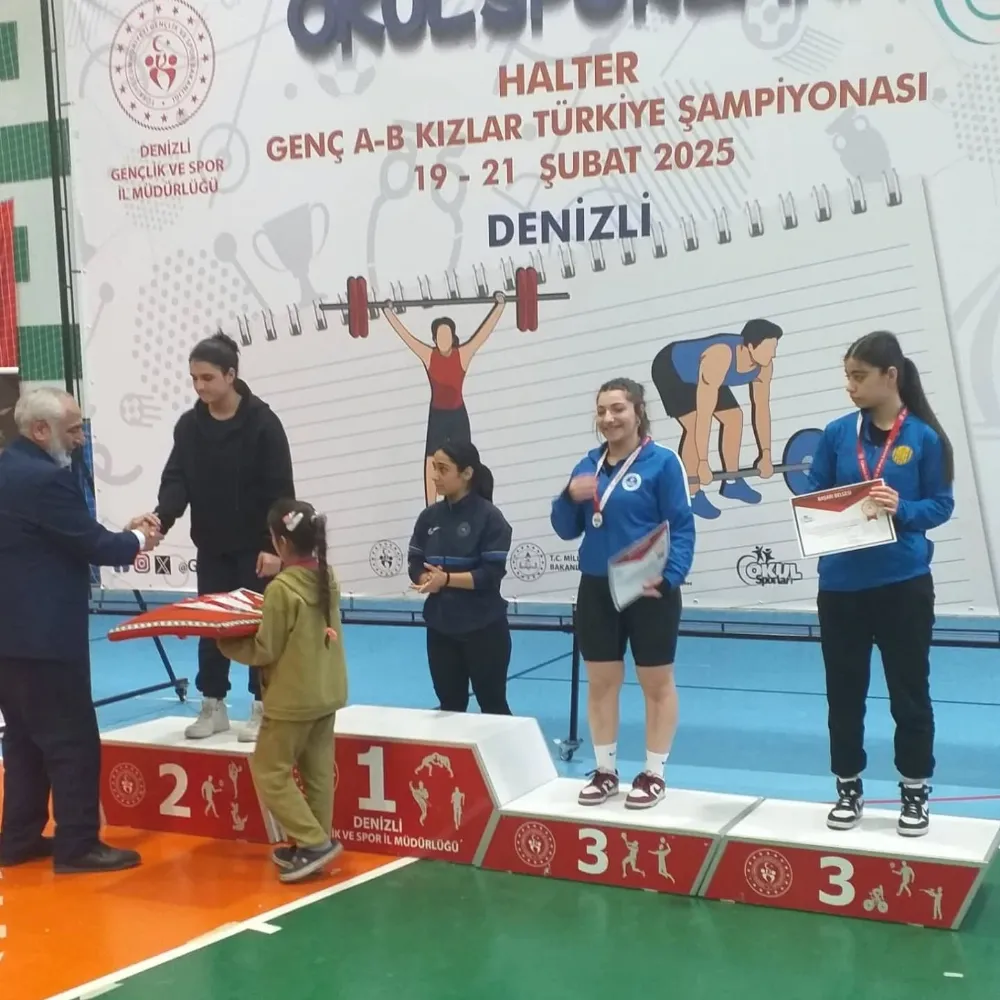 Rize’li Halterciler Türkiye İkincisi Oldu!