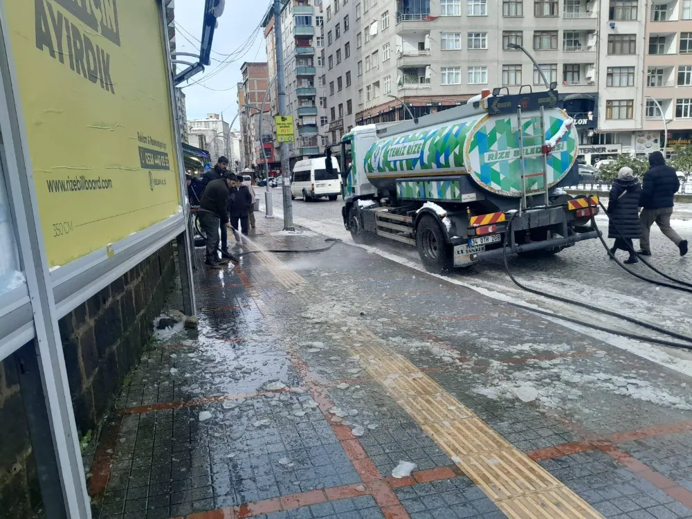 Rize’de Kar ve Buzla Mücadele Çalışmaları Hız Kesmeden Sürüyor