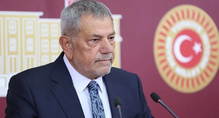 CHP Rize Milletvekili Tahsin Ocaklı, İmamoğlu’nun Etkinliğinde Fenalaşarak Hastaneye Kaldırıldı