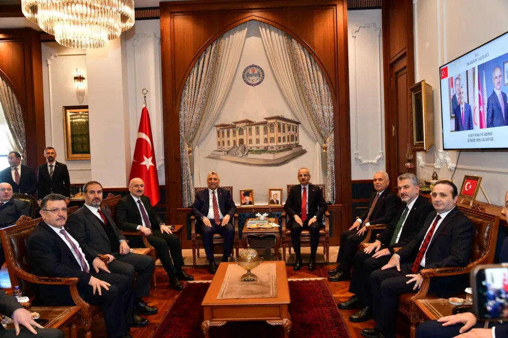 Ulaştırma ve Altyapı Bakanı, Ticaret Bakanı , Trabzon Valiliğini Ziyaret Etti
