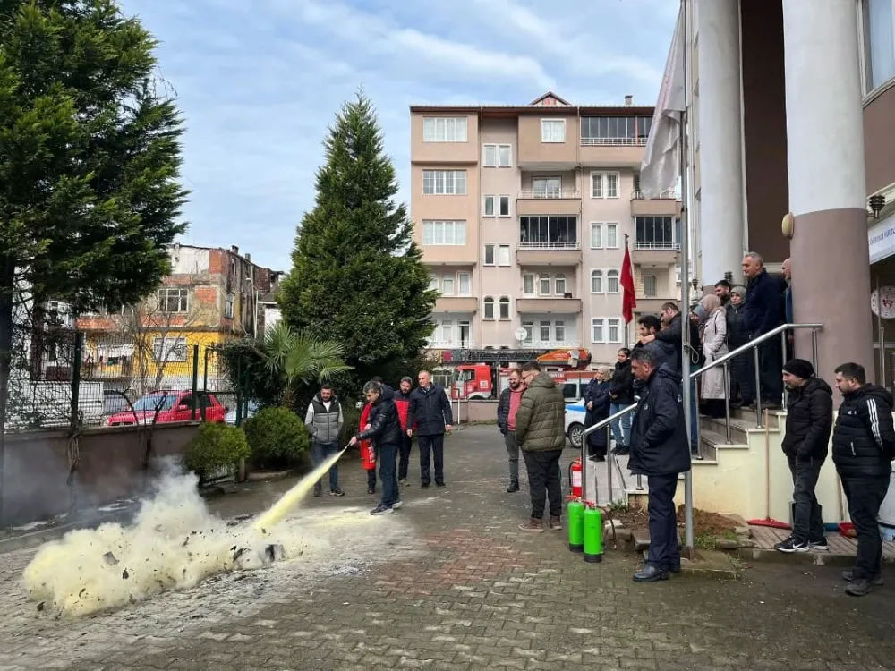 Hopa Öğrenci Yurdunda Yangın Tatbikatı Gerçekleştirildi