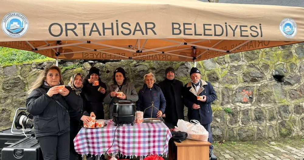 Ortahisar Belediyesinden Sıcak Çorba İkramı