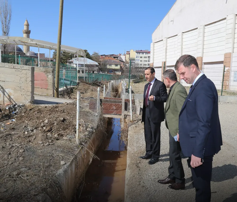 Oltu Belediyesi,İlçe Stadyumunda İncelemelerde Bulundu