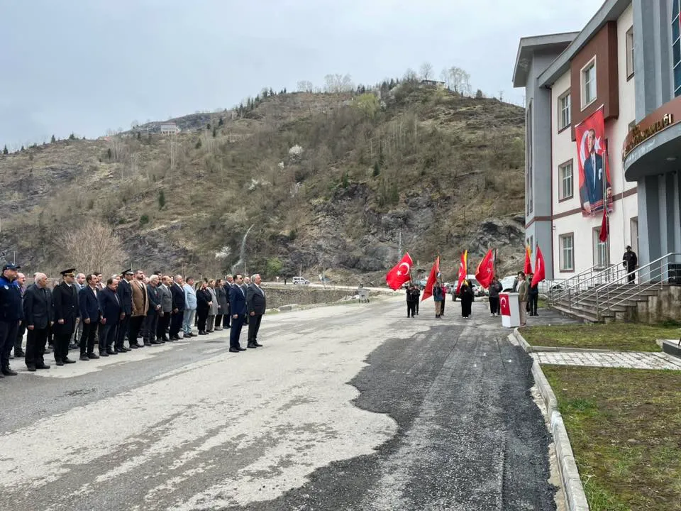 Murgul Belediyesi,18 Mart Çanakkale Zaferi ve Şehitleri Anma Gününü Etkinliklerle Kutladı