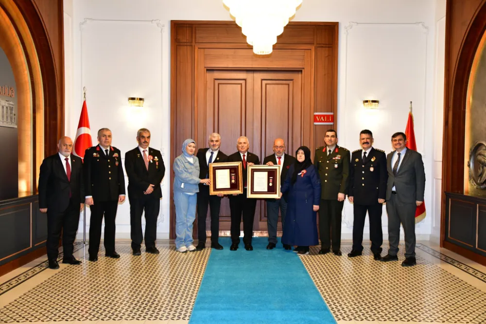 Trabzon’da Şehit Aileleri ve Gazilere Devlet Övünç Madalyası Takdim Edildi