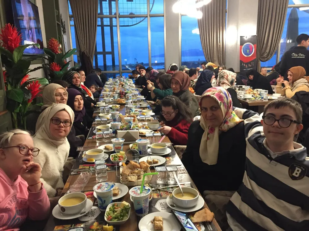 RİZE’DE ÖZEL ÇOCUKLAR İFTARDA BULUŞTU
