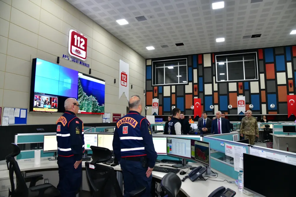 Trabzon Valisi Yıldırım, 112 Acil Çağrı Merkezi Personeliyle Sahurda Buluştu