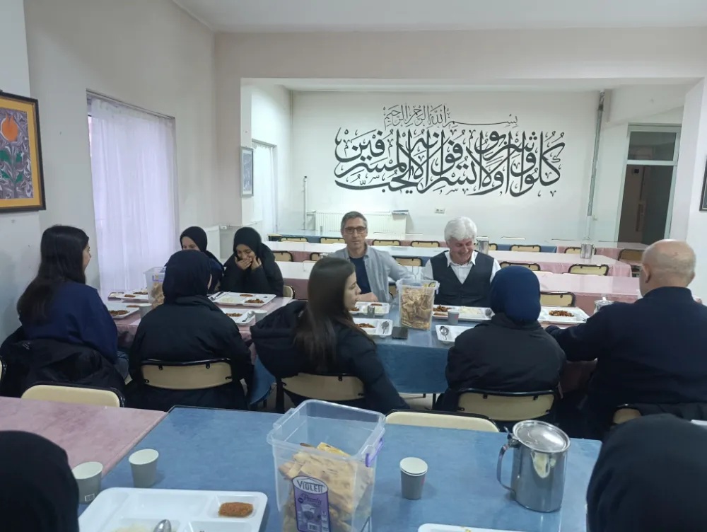 Bayburt İl Milli Eğitim Müdürü Ömer Faruk Kahraman, Öğrencilerle İftarda Buluştu