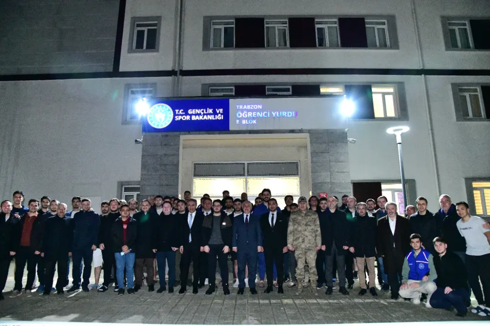 Trabzon Valisi Yıldırım’dan Gençlere Sahur Buluşması Gelecek Sizlerin Elinde