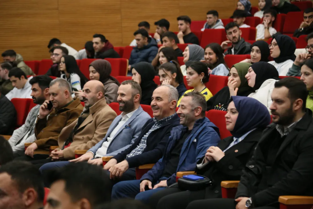 Rize’de Milli Maç Coşkusu Belediye Başkanı ve Öğrenciler Bir Arada