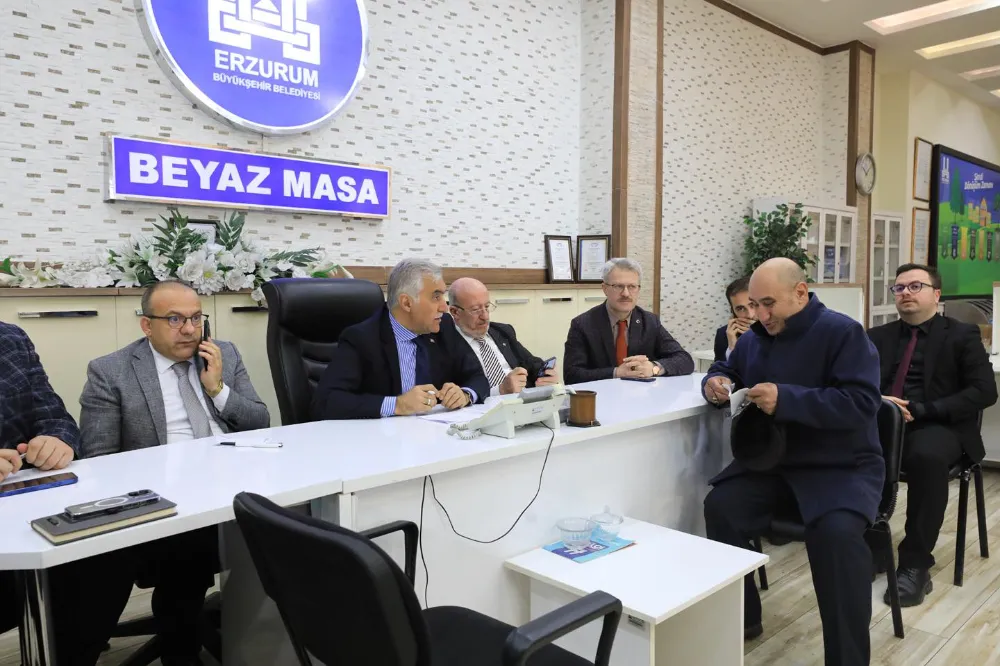 Erzurum Büyükşehir Belediyesi,Halk Gününde Vatandaşlarla Buluştu
