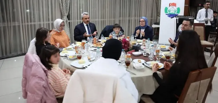 Rize Valisi Baydaş, Sevgi Evlerinde Çocuklarla İftar Yaptı
