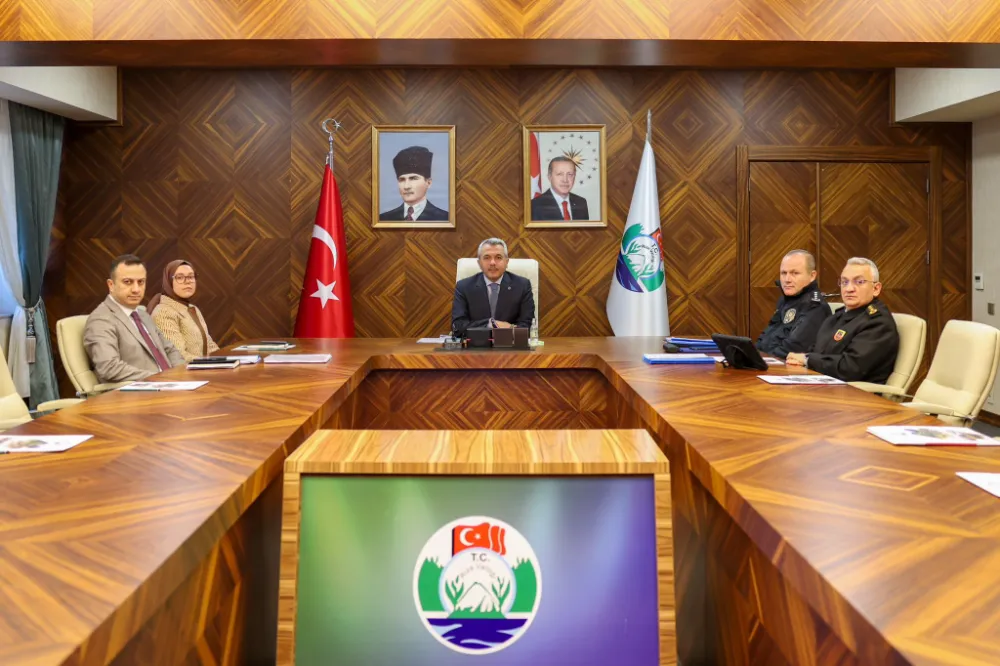 Rize Valisi İhsan Selim Baydaş, 2025 Aile Yılı Toplantısına Katıldı