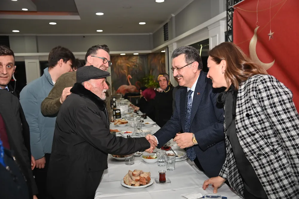 BAŞKAN GENÇ, ŞEHİT AİLELERİ VE GAZİ DERNEKLERİ İLE İFTARDA BULUŞTU