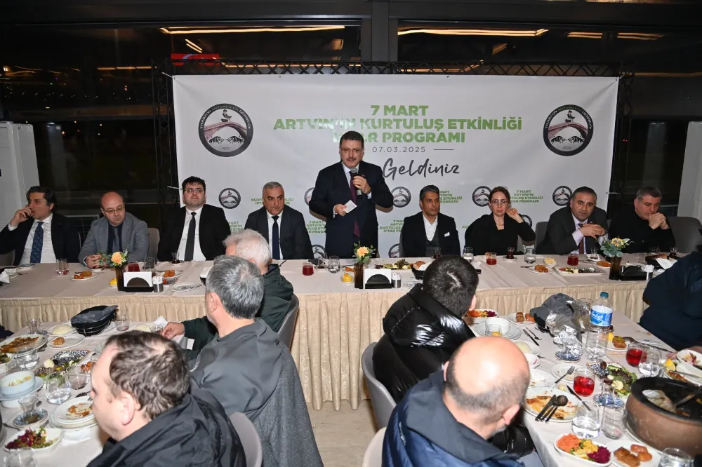 Trabzon Büyükşehir Belediye Başkanı Genç, Artvinlilerle İftarda Buluştu
