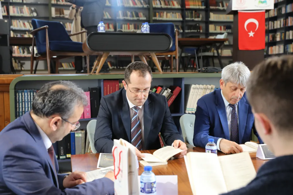 Akçaabat Belediye Başkanı Osman Nuri Ekim,Öğrencilerle Birlikte Kitap Okudu