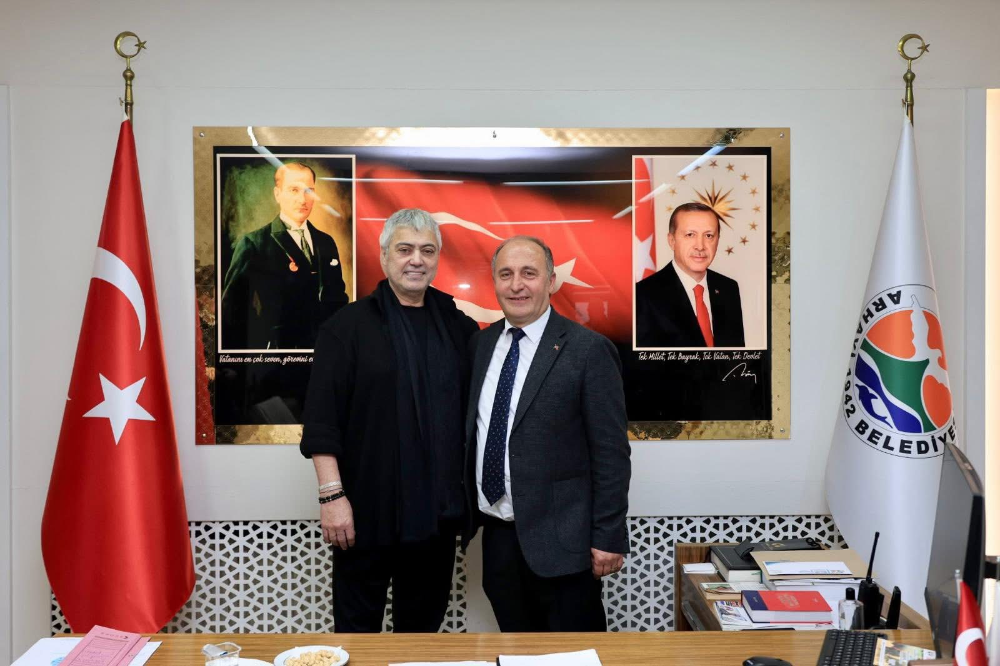 Arhavi Belediyesi, Başkan Ataselim Duayen Sanatçı Cengiz Kurtoğlu’nu Ağırladı
