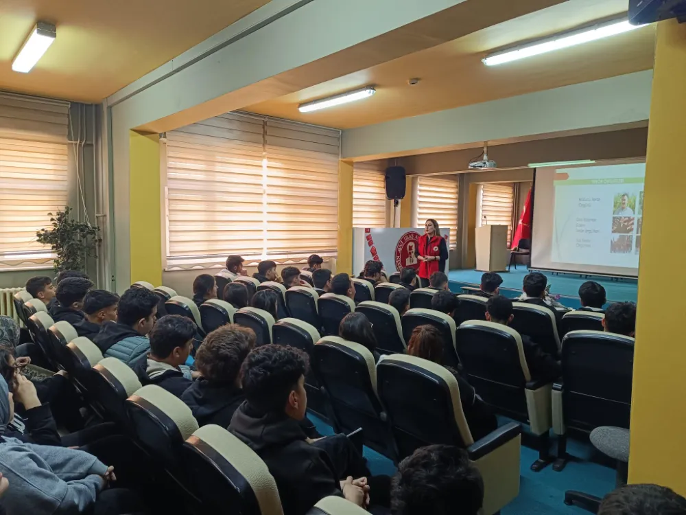 Erzurum Emniyet Müdürlüğünden Gençlere Yönelik Gençlik ve Güvenli Gelecek Projesi