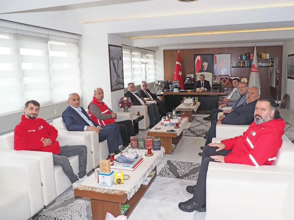 Kızılay Rize Şubesinden ÇAYKUR Genel Müdürü Yusuf Ziya Alim’e Ziyaret