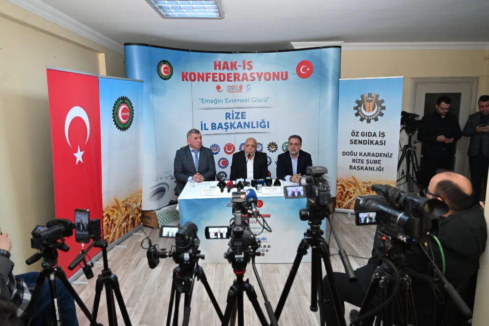 Rize’de HAK-İŞ’ten Türkiye’ye Yakışan 1 Mayıs Kutlaması