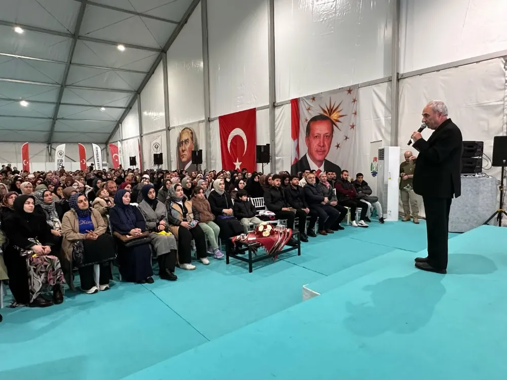 Rize Kitap Fuarı’nda Nurullah Genç’e Büyük İlgi