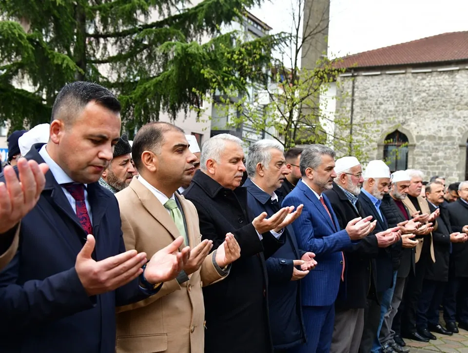 Diyanet Akademisi Başkanı’nın annesi Kadriye Kaan, Trabzon’da sonsuzluğa uğurlandı