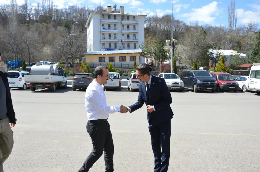 İspir Kaymakamı Poçanoğlu, Kızılay’ın kan bağışına destek verdi ve önemine dikkat çekti.