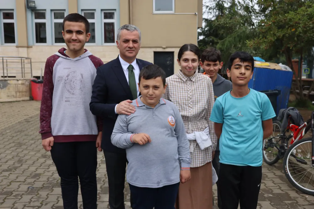 Yomra’nın Gururu Kaşüstü Cumhuriyet Ortaokulu Öğrencileri Atletizmde Bölge Şampiyonu!