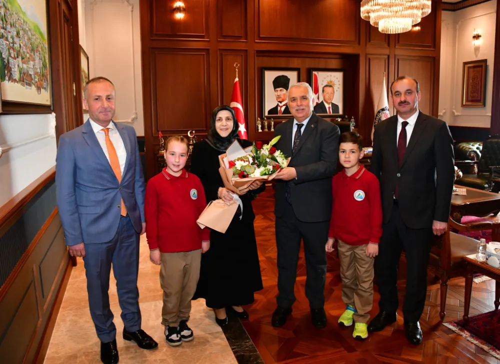 Trabzon Vali Aziz Yıldırım, 23 Nisan’da Koltuğunu Çocuklara Devretti