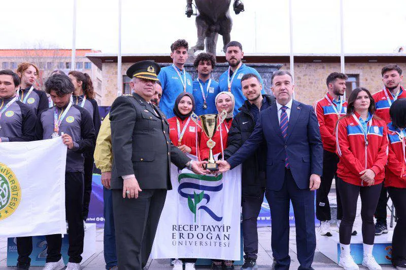 Recep Tayyip Erdoğan Üniversitesi, ÜNİLİG Rafting Türkiye Şampiyonası’nda Büyük Başarı Elde Etti