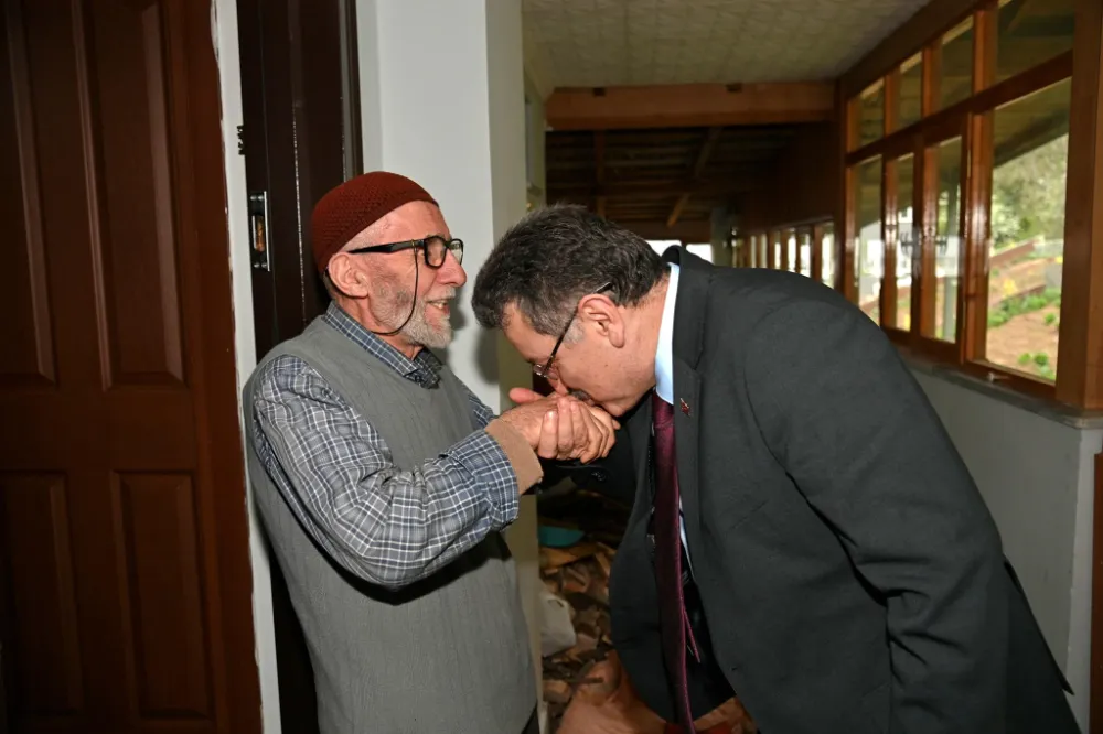 Trabzon Beşediye Başkan Ahmet Metin Genç’ten Hafız Kemal Yavuz Hocaya Ziyaret