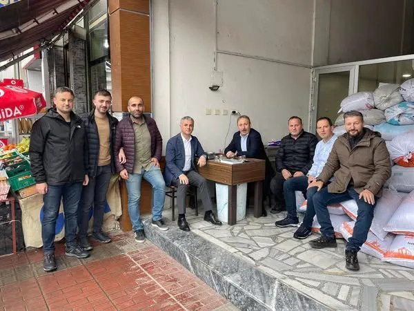 Yomra Belediye Başkanı Mustafa Bıyık’tan Sancak Mahallesi Esnafına Ziyaret