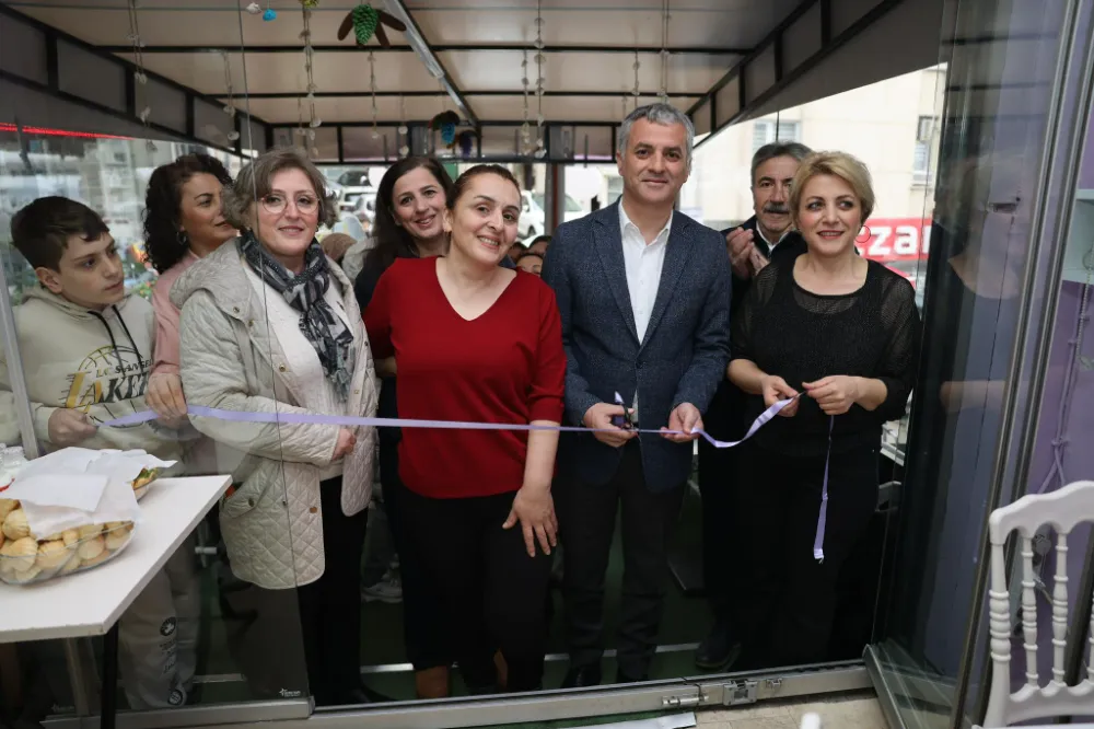 Yomra Belediye Başkanı Mustafa Bıyık,Ortahisar’da Arkadaşım Kafe’nin Açılışını Yaptı