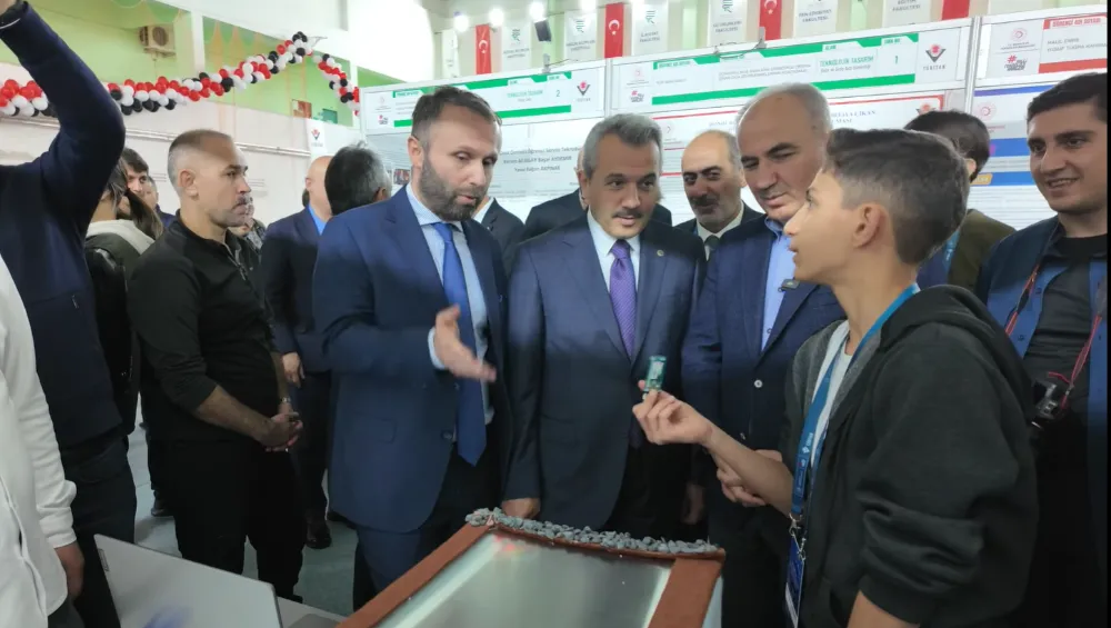 Rize’de Bilim Şöleni 19. TÜBİTAK Ortaokul Öğrencileri Araştırma Projeleri Bölge Sergisi Açıldı