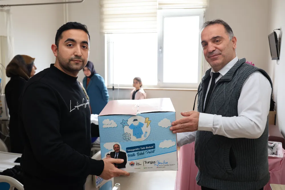 Arhavi Belediyesi,Mutlu Bebek Paketi Kolilerini Yenidoğan Ailelerine Ulaştırdı
