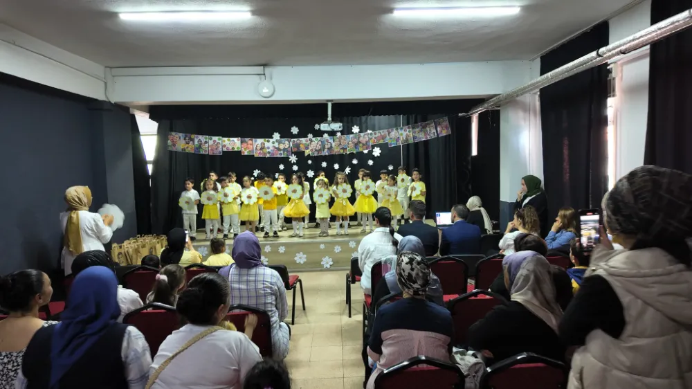 Arhavi MNG Ana Sınıfı’ndan Anneler Günü’ne Özel Duygusal Program