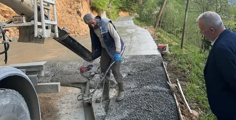 İkizdere’de Mahalle Yollarına Betonlama Çalışması