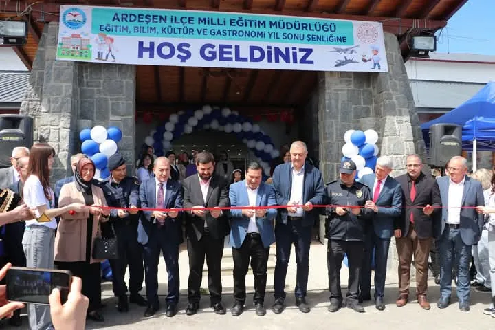 Ardeşen’de Eğitim, Bilim, Kültür ve Gastronomi Şenliği Coşkuyla Başladı!