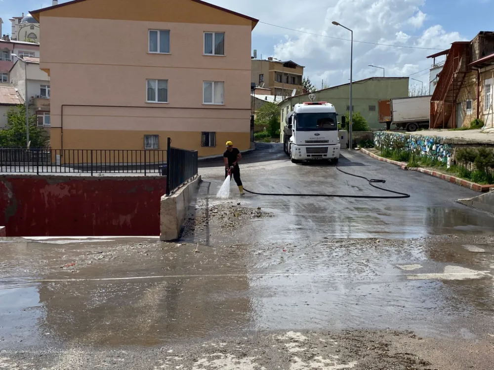 Bayburt Belediyesi Temizlik Çalışmalarına Aralıksız Devam Ediyor