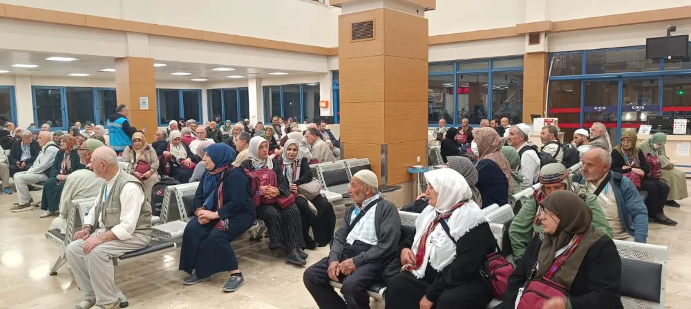 Trabzon’dan Üçüncü Hac Kafilesi Dualarla Uğurlandı
