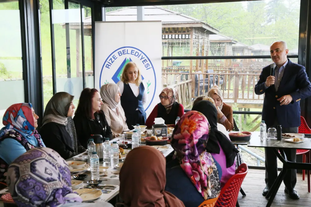 Rize Belediye Başkanı’ndan Çalışan Annelere Özel Anneler Günü Programı