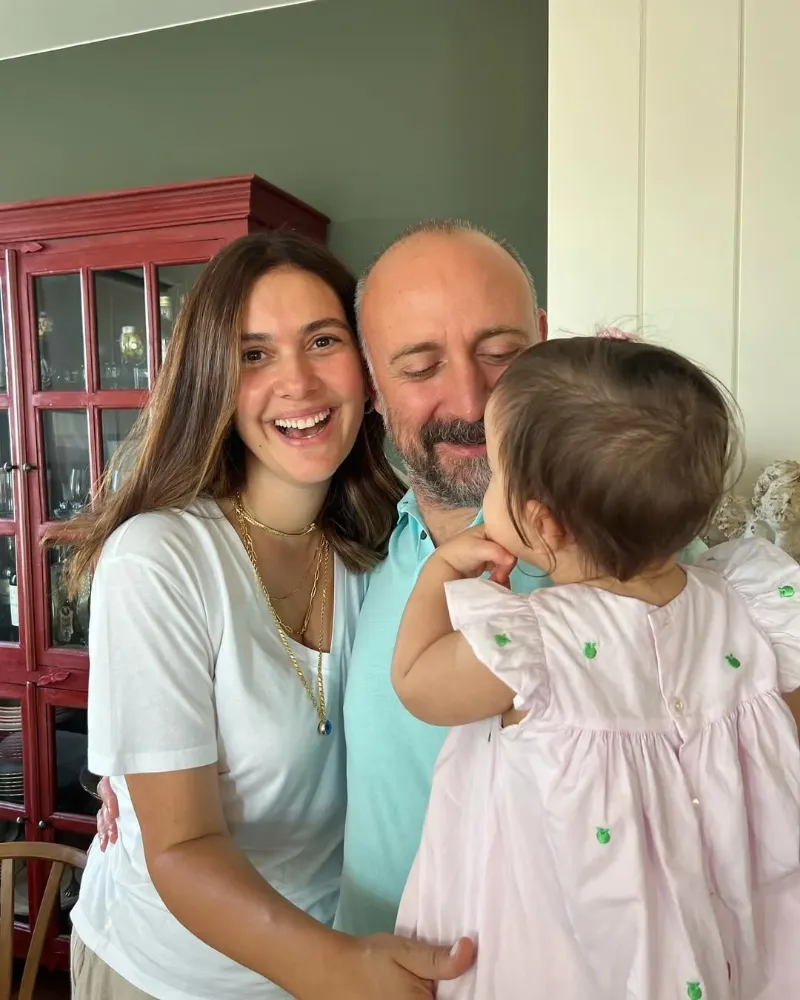 Bergüzar Korel’den Kızı Leyla’yla Duygusal Paylaşım Ne Kadar Büyümüş!