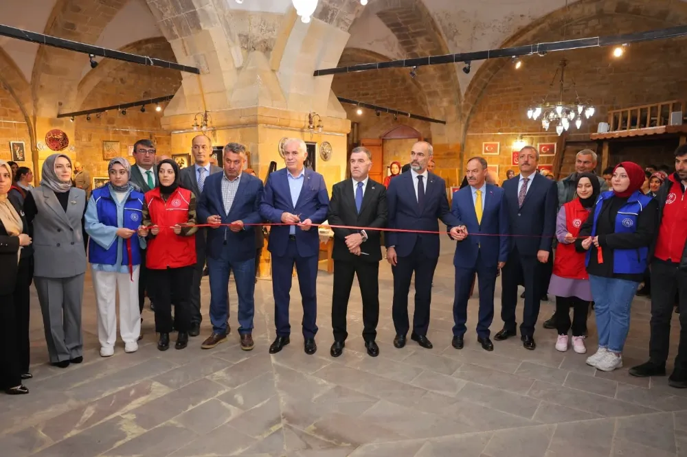Bayburt’ta Gençlik Haftası’nda Türk El Sanatları Sergisi Açıldı