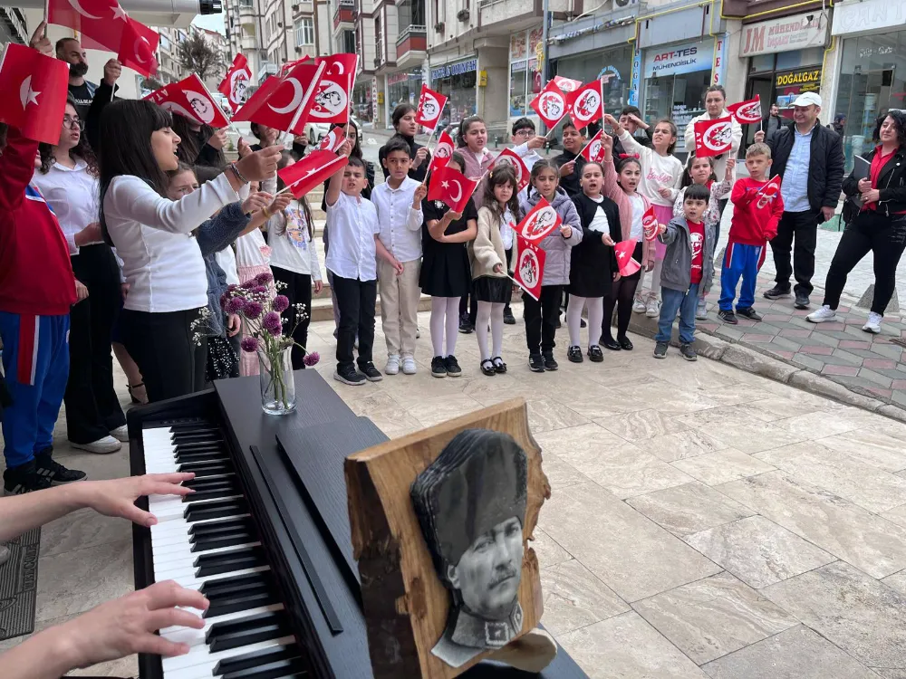 Artvin’de 19 Mayıs Coşkusu Müzik Ezgileriyle Yankılandı