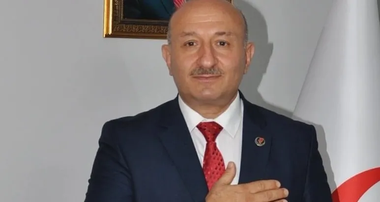Çayeli’ li Yazar Âdem İmdat Kesici Kalbine Yenik Düştü