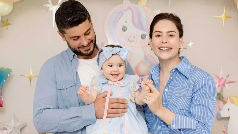 Yıldız Çağrı Atiksoy, Kızı Mira Milena’nın Yüzünü İlk Kez Paylaştı