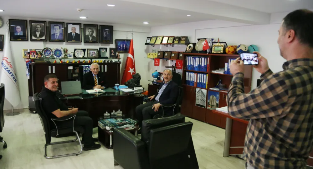 Başkan Rahmi Metin Tarihi Rize Çarşısı’nda Esnaf ve Vatandaşlarla Buluştu